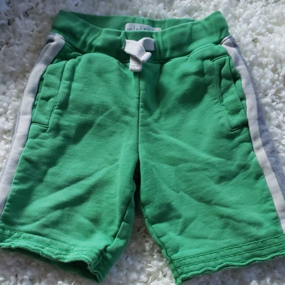 Mini Boden green shorts boys 3
